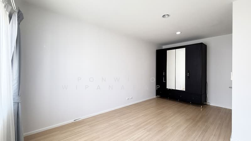 Baan Klang Muang Sukhumvit 77, Bangkok, Soi On Nut 17, Suan Luang, Suan Luang, Bangkok, 4 Bedrooms, 178 sqm, Townhouse For Sale, by Ponwimol Wipanarapai, 500252597 - DDproperty.com