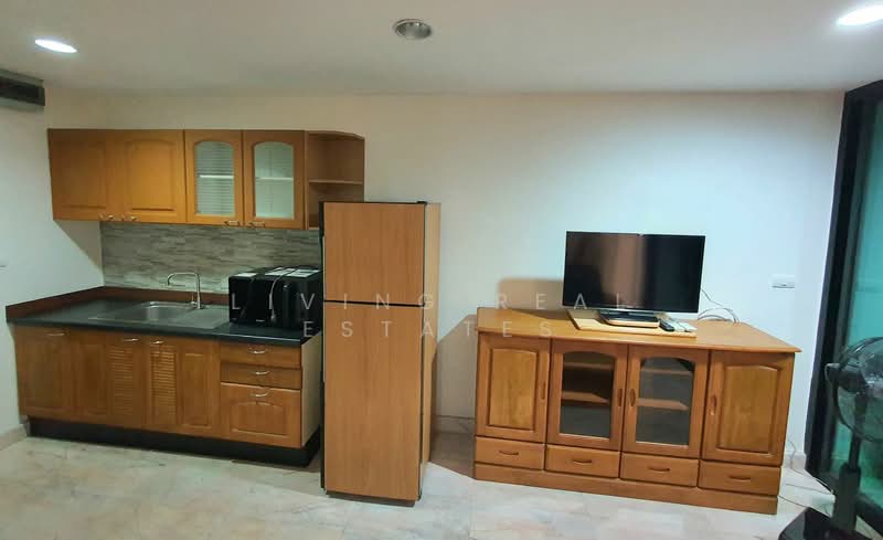 The Prime Suites, Bangkok, 17 Sukhumvit Soi 18, Khlong Toei, Khlong Toei, Bangkok, 1 Bedroom, 35 sqm, Condo For Rent, by Living Real Estates, 500252671 - DDproperty.com