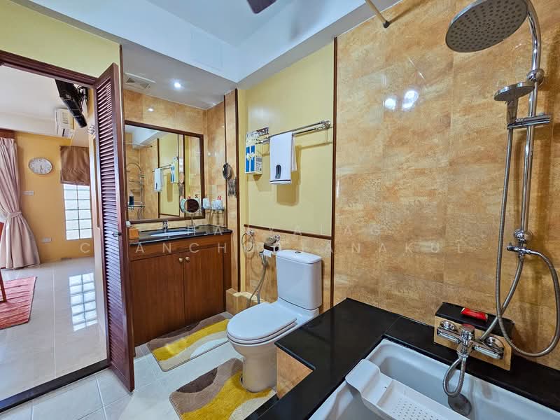 undefined, Chon Buri (Pattaya), Nong Pru, Bang Lamung (Pattaya), Chon Buri (Pattaya), 5 Bedrooms, 433 sqm, Townhouse For Sale, by Thanyalag Chanchodtanakul, 500252695 - DDproperty.com