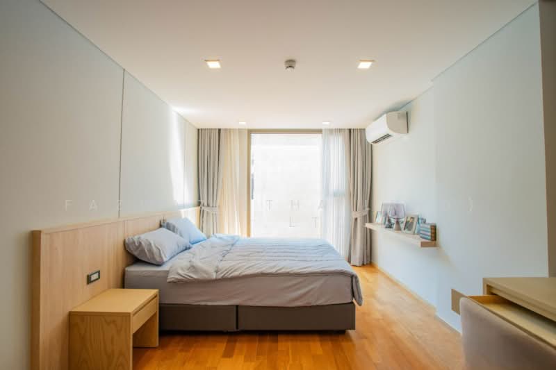 Piya Apartment Sukhumvit 15, Bangkok, 99 Sukhumvit 15, Khlongtoei Nua, Watthana, Bangkok, 4 Bedrooms, 200 sqm, Condo For Rent, by Fazwaz (Thailand) Co., Ltd., 500252752 - DDproperty.com