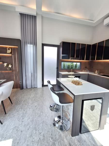 undefined, Chon Buri (Pattaya), Poong, Bang Lamung (Pattaya), Chon Buri (Pattaya), 4 Bedrooms, 350 sqm, Villa For Sale, by Thanyalag Chanchodtanakul, 500252770 - DDproperty.com