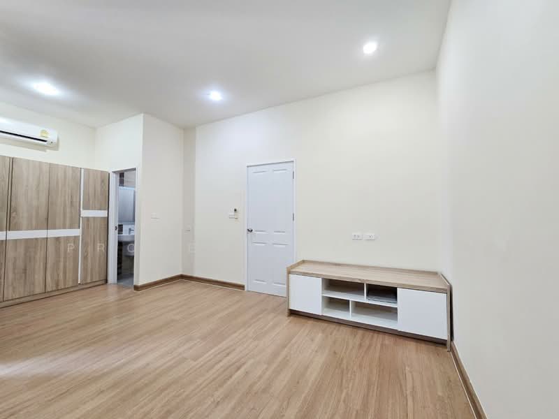 Golden Town Rattanathibet-Saima Station, Nonthaburi, Soi Wat Pleng-Bang Na Alley, Rattanathibet Road, Talat Kwan, Muang Nonthaburi, Nonthaburi, 4 Bedrooms, 131 sqm, Townhouse For Sale, by The Best Property Agent นะ, 500252791 - DDproperty.com