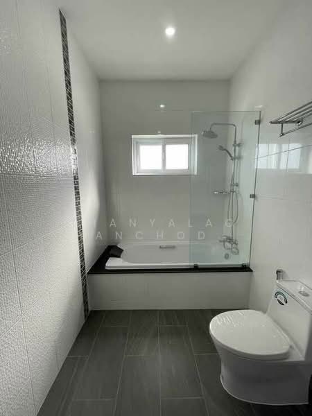 undefined, Chon Buri (Pattaya), Na Chom Thian, Sattahip, Chon Buri (Pattaya), 3 Bedrooms, 225 sqm, Villa For Sale, by Thanyalag Chanchodtanakul, 500252843 - DDproperty.com