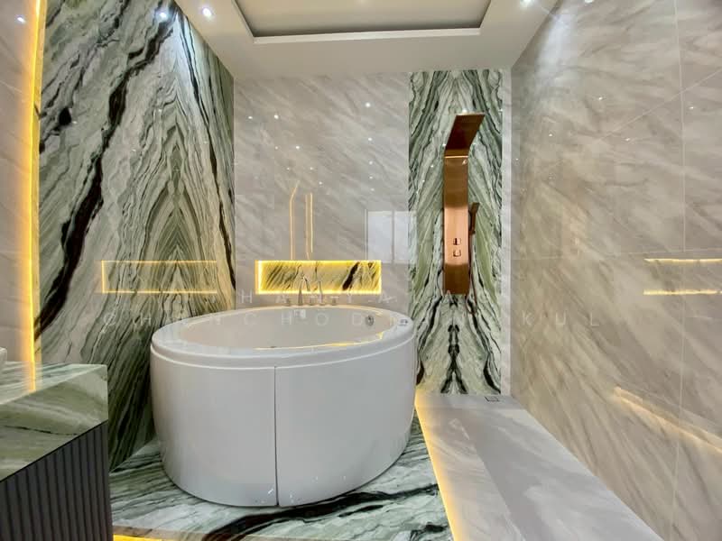 undefined, Chon Buri (Pattaya), Nong Pru, Bang Lamung (Pattaya), Chon Buri (Pattaya), 5 Bedrooms, 818 sqm, Villa For Sale, by Thanyalag Chanchodtanakul, 500252871 - DDproperty.com