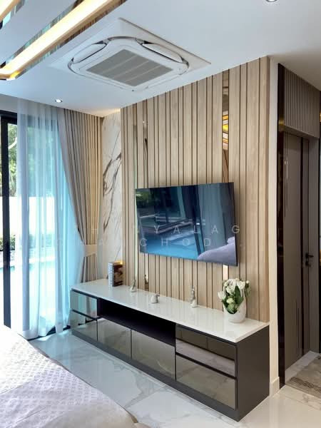 undefined, Chon Buri (Pattaya), Nong Pru, Bang Lamung (Pattaya), Chon Buri (Pattaya), 5 Bedrooms, 818 sqm, Villa For Sale, by Thanyalag Chanchodtanakul, 500252871 - DDproperty.com