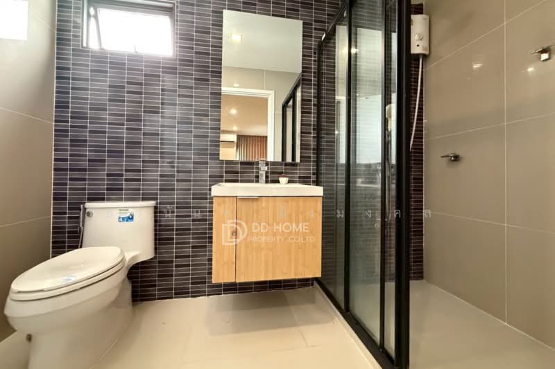 Patio Ramkhamhaeng-Wongwaen, Bangkok, Soi Kheha Rom Klao 64, Khlong Song Ton Nun, Lat Krabang, Bangkok, 3 Bedrooms, 120 sqm, Townhouse For Sale, by ธวินันท์ มิ่งมงคล, 500252875 - DDproperty.com