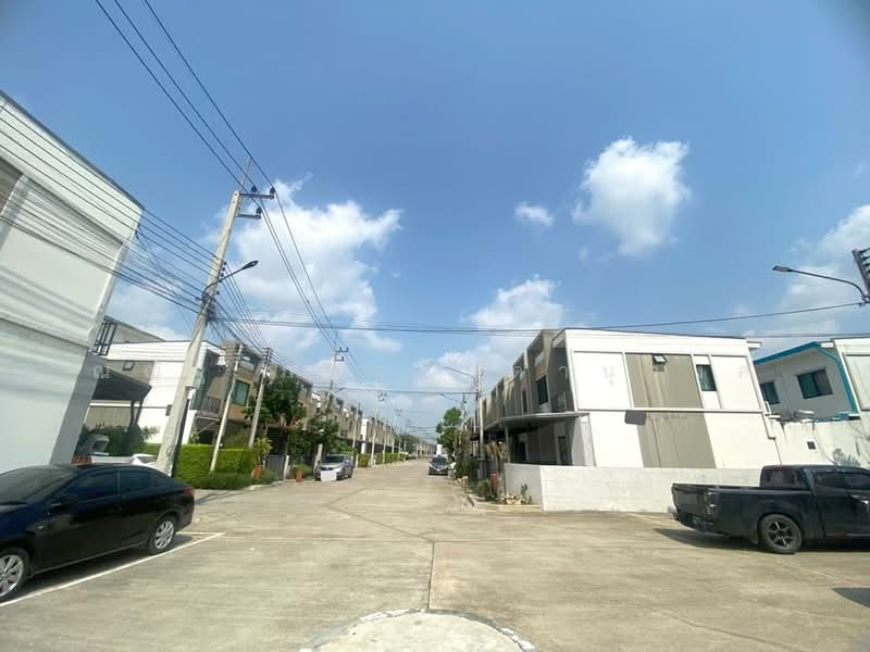 S Gate Bangkok-Pathumthani, Pathum Thani, Soi Wat Nong Prong, Bang Dua, Muang Pathum Thani, Pathum Thani, 3 Bedrooms, 110 sqm, Townhouse For Sale, by ณณัฐ ภัทรจินดานุวงศ์, 500252958 - DDproperty.com