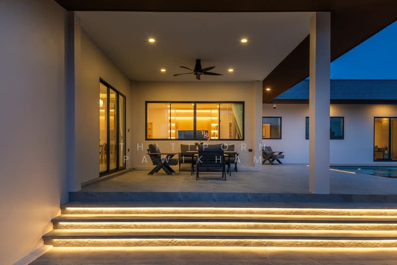 undefined, Chon Buri (Pattaya), Poong, Bang Lamung (Pattaya), Chon Buri (Pattaya), 5 Bedrooms, 530 sqm, Villa For Rent, by Thitiporn Pawikham, 500252993 - DDproperty.com