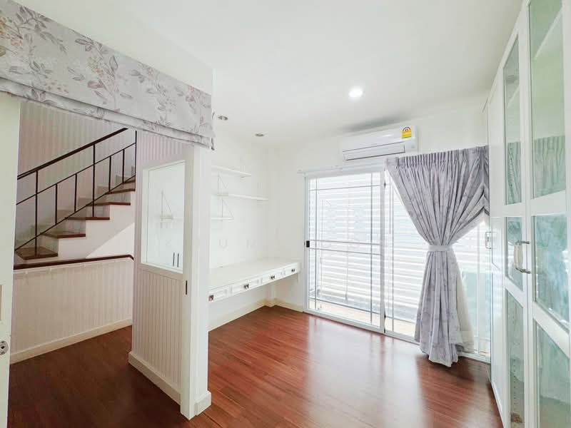 Leon Sukhumvit 62, Bangkok, Soi Sampopnaruemit, Bang Chak, Phra Khanong, Bangkok, 3 Bedrooms, 200 sqm, Townhouse For Rent, by Khun Poon, 500253003 - DDproperty.com