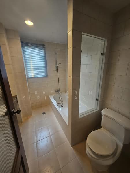 The Grand Sethiwan, Bangkok, 82 Soi Sukhumvit 24, Khong Tan, Khlong Toei, Bangkok, 3 Bedrooms, 250 sqm, Condo For Rent, by Ratsarin Sirinipaspong, 500253028 - DDproperty.com