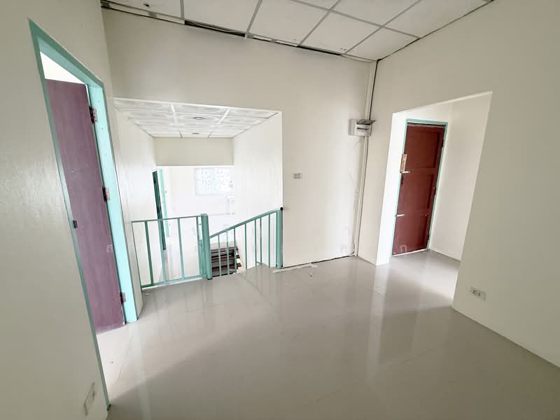 For Sale: Two-story detached house on a spacious 200 sq.wa. plot in Khlong Song, Pathum Thani. Suita, Pathum Thani, Khlong Song, Khlong Luang, Pathum Thani, 6 Bedrooms, 350 sqm, Single Detached House For Sale, by Parinthida Sawuddisopakaykul, 500253122 - DDproperty.com