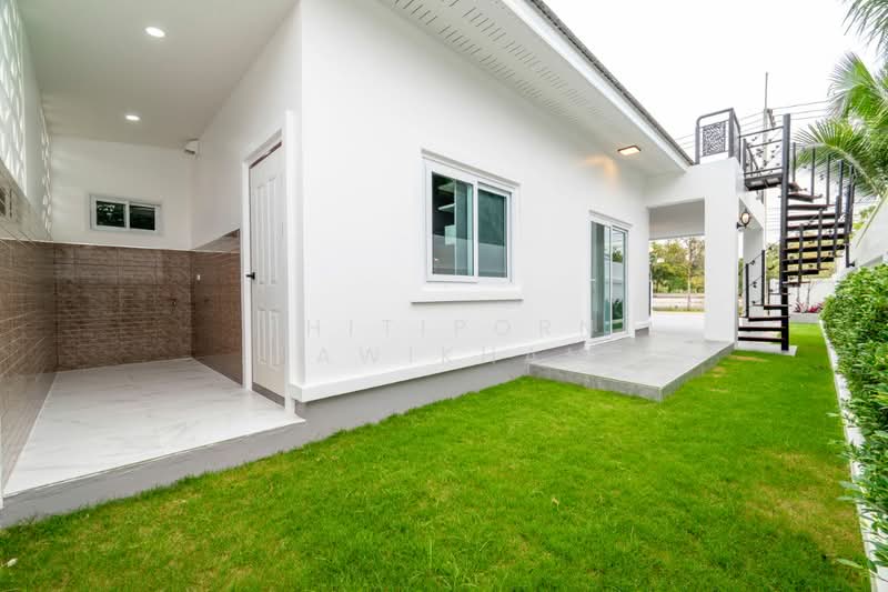 undefined, Chon Buri (Pattaya), Nong Pla Lai, Bang Lamung (Pattaya), Chon Buri (Pattaya), 3 Bedrooms, 263 sqm, Single Detached House For Sale, by Thitiporn Pawikham, 500253129 - DDproperty.com