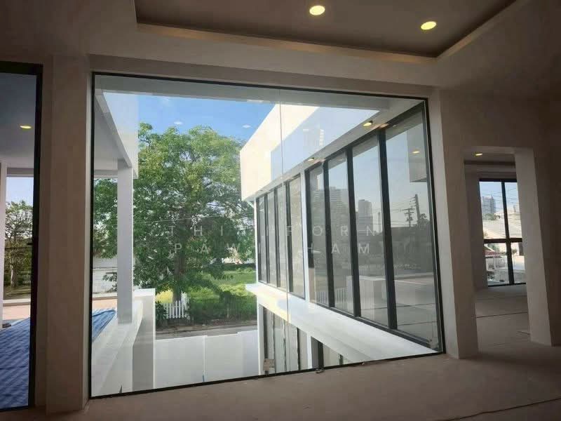 5-BR Villa, Chon Buri (Pattaya), Nong Pru, Bang Lamung (Pattaya), Chon Buri (Pattaya), 5 Bedrooms, 300 sqm, Villa For Sale, by Thitiporn Pawikham, 500253132 - DDproperty.com