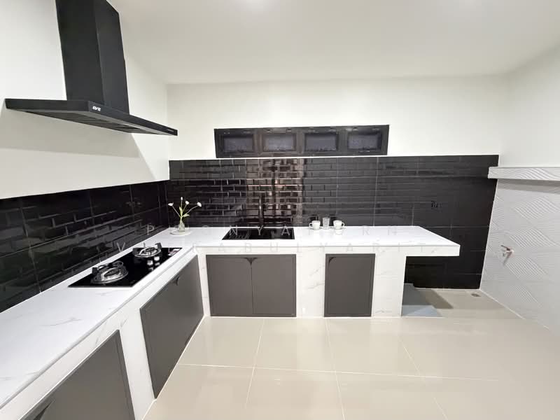 ทาวน์เฮ้าส์ : หมู่บ้านเลิศอุบล โชคชัย 4, Bangkok, Lat Phrao, Lat Phrao, Bangkok, 2 Bedrooms, 120 sqm, Townhouse For Sale, by Poonyaporn Veerabulyarit, 500253244 - DDproperty.com