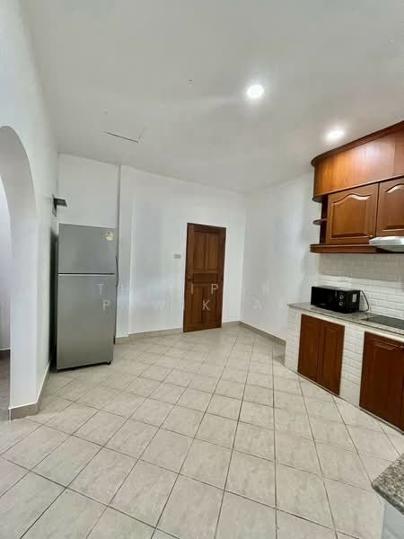 3-BR House, Chon Buri (Pattaya), Poong, Bang Lamung (Pattaya), Chon Buri (Pattaya), 3 Bedrooms, 204 sqm, Single Detached House For Sale, by Thitiporn Pawikham, 500253300 - DDproperty.com