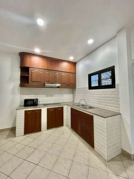 3-BR House, Chon Buri (Pattaya), Poong, Bang Lamung (Pattaya), Chon Buri (Pattaya), 3 Bedrooms, 204 sqm, Single Detached House For Sale, by Thitiporn Pawikham, 500253300 - DDproperty.com