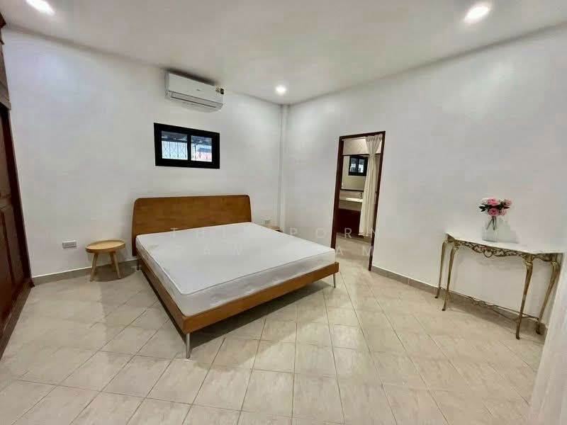 3-BR House, Chon Buri (Pattaya), Poong, Bang Lamung (Pattaya), Chon Buri (Pattaya), 3 Bedrooms, 204 sqm, Single Detached House For Sale, by Thitiporn Pawikham, 500253300 - DDproperty.com