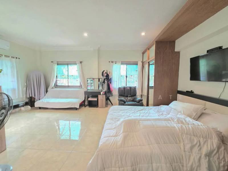 3 Bedroom Pool Villa for Sale in Bang Saray, Chon Buri (Pattaya), Bang Sa-re, Sattahip, Chon Buri (Pattaya), 3 Bedrooms, 136 sqm, Single Detached House For Sale, by PLC real estate, 500253365 - DDproperty.com