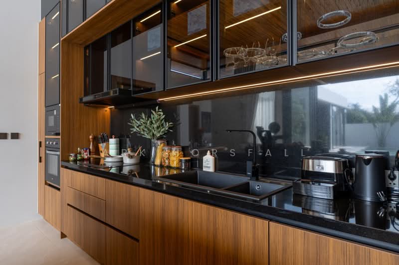 Mouana Serenity Cherngtalay, Phuket, Thep Krasattri, Thalang, Phuket, 4 Bedrooms, 465 sqm, Villa For Sale, by Mark Horsfall, 500253380 - DDproperty.com