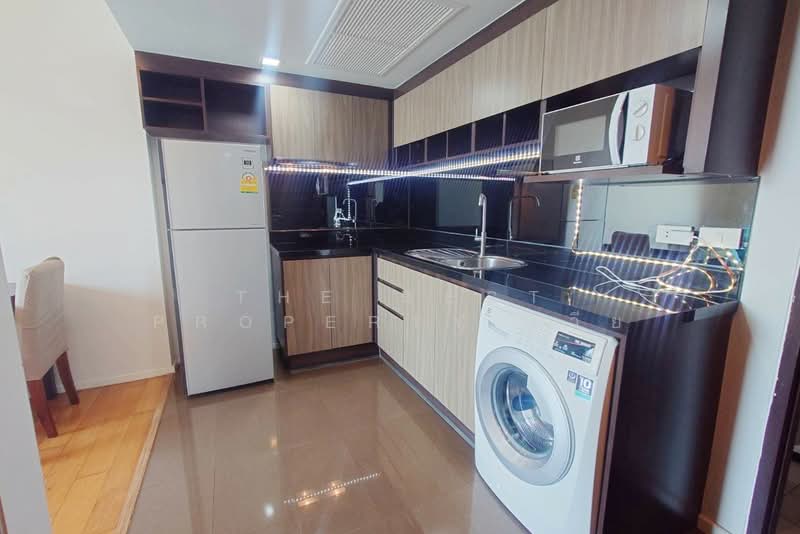 Focus Ploenchit, Bangkok, Soi Sukhumvit 2, Khlong Toei, Khlong Toei, Bangkok, 1 Bedroom, 33 sqm, Condo For Sale, by The Best Property เวีย, 500253437 - DDproperty.com