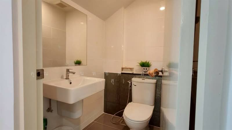 Baan Klang Muang Rama 9-Krungthep Kreetha, Bangkok, Soi Kanchanaphisek 23, Saphan Sung, Saphan Sung, Bangkok, 3 Bedrooms, 180 sqm, Townhouse For Sale, by คุณ นันทชิต มั่นศักดิ์ (สุ), 500253447 - DDproperty.com