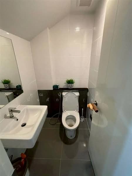 Baan Klang Muang Rama 9-Krungthep Kreetha, Bangkok, Soi Kanchanaphisek 23, Saphan Sung, Saphan Sung, Bangkok, 3 Bedrooms, 180 sqm, Townhouse For Sale, by คุณ นันทชิต มั่นศักดิ์ (สุ), 500253447 - DDproperty.com