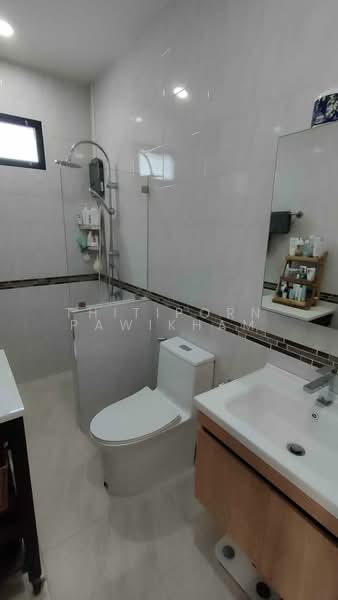 3-BR House, Chon Buri (Pattaya), Poong, Bang Lamung (Pattaya), Chon Buri (Pattaya), 3 Bedrooms, 150 sqm, Single Detached House For Sale, by Thitiporn Pawikham, 500253479 - DDproperty.com