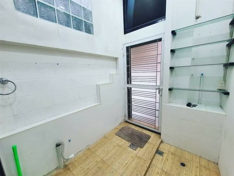 ทาวน์เฮ้าส์ 2 ชั้น 33.1 ตร.ว. หมู่บ้านสวัสดี ซอยหทัยราษฎร์2 ถนนสายไหม, Pathum Thani, ถนนสายไหม, Lat Sawai, Lam Luk Ka, Pathum Thani, 3 Bedrooms, 150 sqm, Townhouse For Sale, by คุณ ศญามล แก้วประเสริฐ (แจง), 500253486 - DDproperty.com