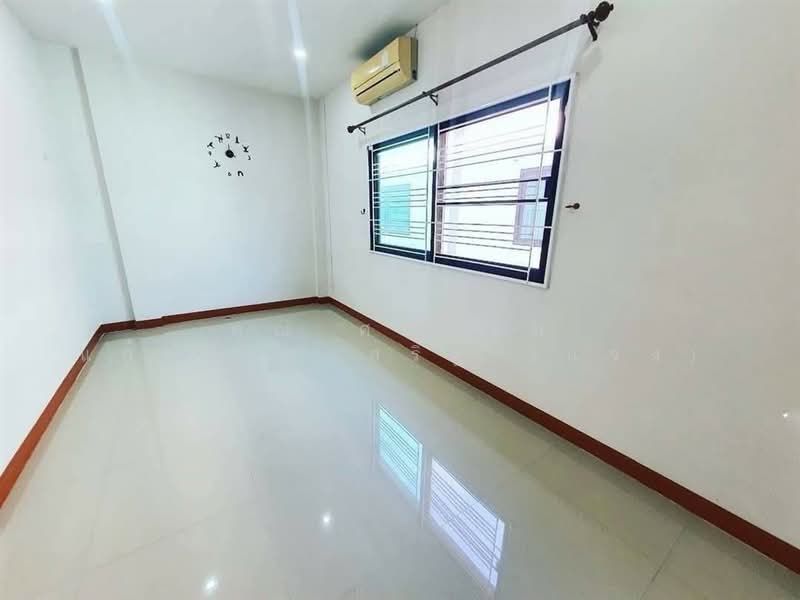 ทาวน์เฮ้าส์ 2 ชั้น 33.1 ตร.ว. หมู่บ้านสวัสดี ซอยหทัยราษฎร์2 ถนนสายไหม, ปทุมธานี, ถนนสายไหม, ลาดสวาย, ลำลูกกา, ปทุมธานี, 150 ตร.ม., ทาวน์เฮ้าส์ ขาย, โดย คุณ ศญามล แก้วประเสริฐ (แจง), 500253486 - DDproperty.com