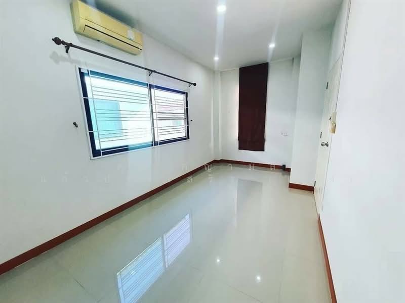 ทาวน์เฮ้าส์ 2 ชั้น 33.1 ตร.ว. หมู่บ้านสวัสดี ซอยหทัยราษฎร์2 ถนนสายไหม, Pathum Thani, ถนนสายไหม, Lat Sawai, Lam Luk Ka, Pathum Thani, 3 Bedrooms, 150 sqm, Townhouse For Sale, by คุณ ศญามล แก้วประเสริฐ (แจง), 500253486 - DDproperty.com