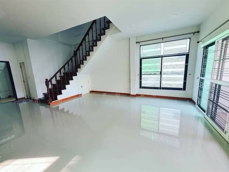 ทาวน์เฮ้าส์ 2 ชั้น 33.1 ตร.ว. หมู่บ้านสวัสดี ซอยหทัยราษฎร์2 ถนนสายไหม, Pathum Thani, ถนนสายไหม, Lat Sawai, Lam Luk Ka, Pathum Thani, 3 Bedrooms, 150 sqm, Townhouse For Sale, by คุณ ศญามล แก้วประเสริฐ (แจง), 500253486 - DDproperty.com