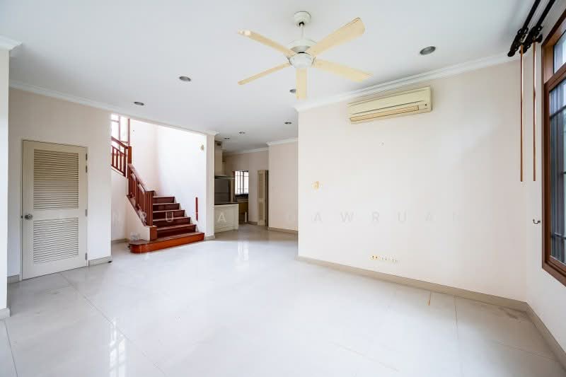 Narasiri Pattanakarn-Srinakarin, Bangkok, 878 Soi Srinakarin 20, Khlong Chan, Bang Kapi, Bangkok, 4 Bedrooms, 374 sqm, Single Detached House For Rent, by Kanrutai Dawruang, 500253491 - DDproperty.com