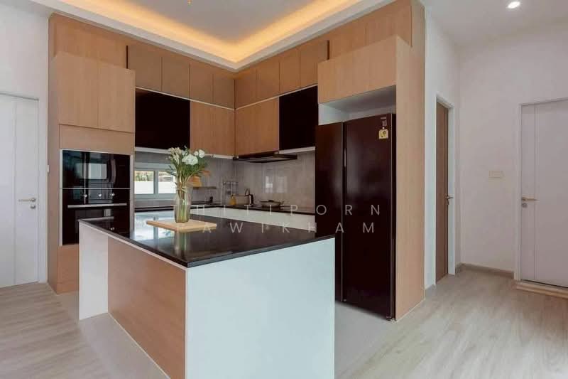 5-BR House, Chon Buri (Pattaya), Poong, Bang Lamung (Pattaya), Chon Buri (Pattaya), 5 Bedrooms, 260 sqm, Single Detached House For Sale, by Thitiporn Pawikham, 500253539 - DDproperty.com