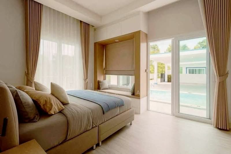 5-BR House, Chon Buri (Pattaya), Poong, Bang Lamung (Pattaya), Chon Buri (Pattaya), 5 Bedrooms, 260 sqm, Single Detached House For Sale, by Thitiporn Pawikham, 500253539 - DDproperty.com