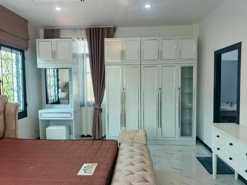 Baan Fah Rim Haad, Chon Buri (Pattaya), Pattaya City, Bang Lamung, Bang Lamung (Pattaya), Chon Buri (Pattaya), 5 Bedrooms, 260 sqm, Single Detached House For Rent, by ชาลิสา ปัสสาคร, 500253583 - DDproperty.com