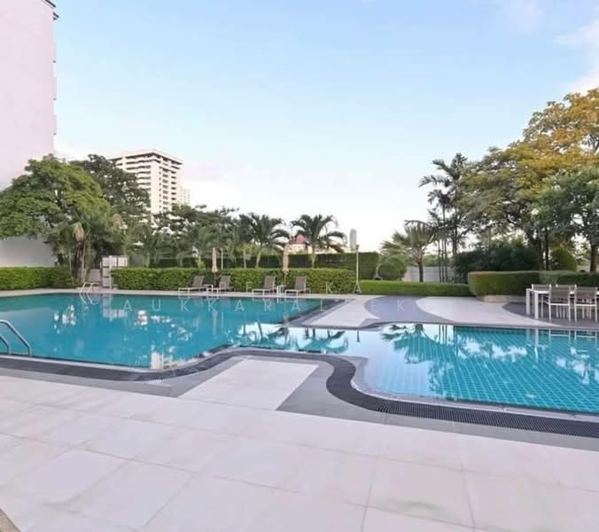 D.S. Tower 2 Sukhumvit 39, Bangkok, Soi Sukhumvit 39, Khlong Tan Nua, Watthana, Bangkok, 2 Bedrooms, 139 sqm, Condo For Sale, by Pemika Aukkaraleekul, 500253630 - DDproperty.com
