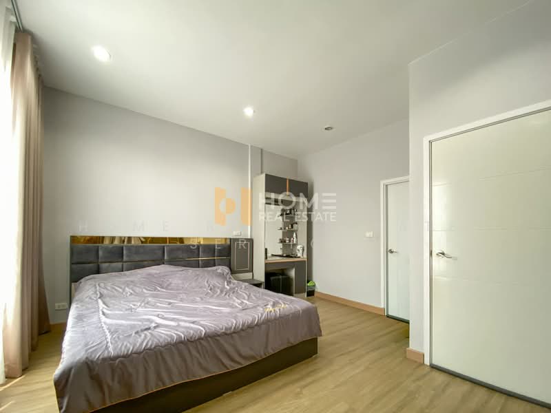 Cher-bangkhunnon, Bangkok, Soi Bangkhunnon 29, Bang Khun Non, Bangkok Noi, Bangkok, 3 Bedrooms, 127 sqm, Townhouse For Sale, by HOME Real Estate Service, 500253652 - DDproperty.com