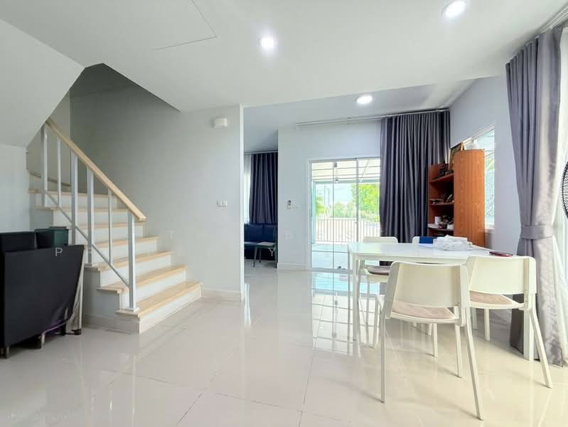 The Village Rangsit - Wongwaen, Pathum Thani, Leabklong 5 Road (West Side), Lat Sawai, Lam Luk Ka, Pathum Thani, 3 Bedrooms, 150 sqm, Semi-Detached House (Twin House) For Sale, by The Best Property เนทส์ (รหัสตัวแทน 6442) Line ID :, 500253654 - DDproperty.com