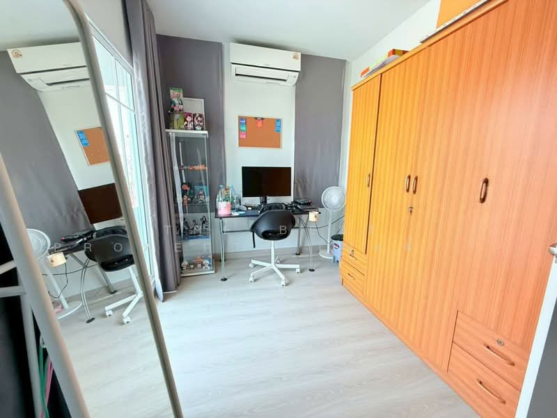 The Village Rangsit - Wongwaen : เดอะ วิลเลจ รังสิต - วงแหวน, ปทุมธานี, ถ.เลียบคลอง 5 (ฝั่งตะวันตก), ลาดสวาย, ลำลูกกา, ปทุมธานี, 150 ตร.ม., บ้านแฝด ขาย, โดย The Best Property เนทส์ (รหัสตัวแทน 6442) Line ID :, 500253654 - DDproperty.com