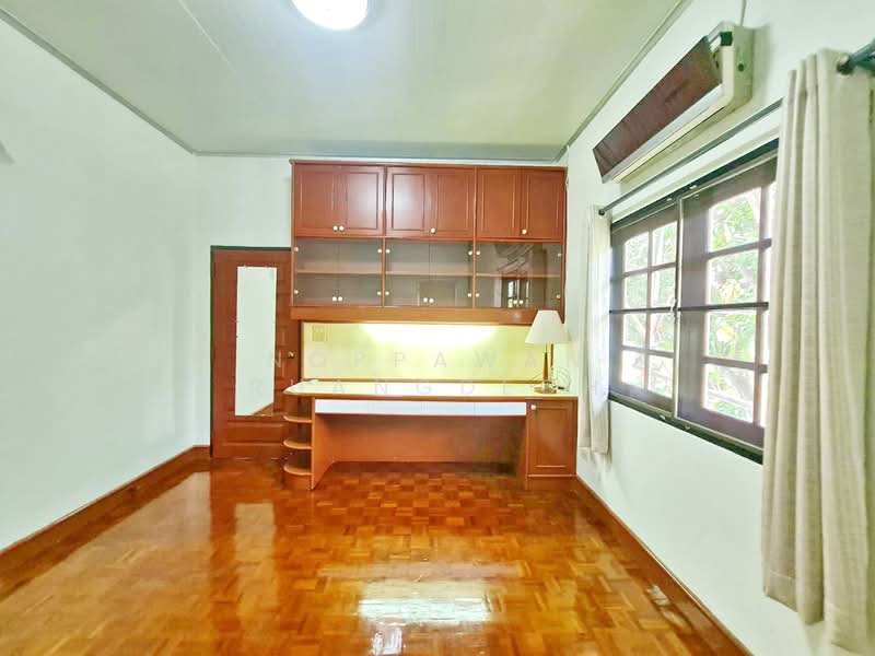 ให้เช่า บ้านเดี่ยว 2 ชั้น ถนนแจ้งวัฒนะ ใกล้รถไฟฟ้าสายสีชมพู สถานีแจ้งวัฒนะ 28, Nonthaburi, Bang Talat, Pak Kret, Nonthaburi, 4 Bedrooms, 200 sqm, Single Detached House For Rent, by Noppawan Ruangdech, 500253681 - DDproperty.com