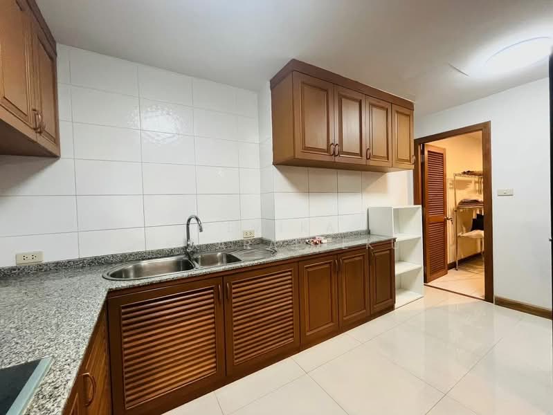 Acadamia Grand Tower, Bangkok, Soi Sukhumvit 43, Khlong Tan Nua, Watthana, Bangkok, 3 Bedrooms, 194 sqm, Condo For Sale, by Pemika Aukkaraleekul, 500253749 - DDproperty.com
