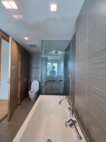 Siri At Sukhumvit, Bangkok, 902 Sukhumvit Road, Phra Kanong, Khlong Toei, Bangkok, 3 Bedrooms, 110 sqm, Condo For Rent, by Kittiya Chaiyasat, 500253813 - DDproperty.com