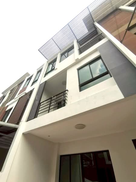 Six Nature Ekkachai 64/5, Bangkok, Bang Bon, Bang Bon, Bangkok, 3 Bedrooms, 240 sqm, Townhouse For Rent, by keymatters property, 500253815 - DDproperty.com