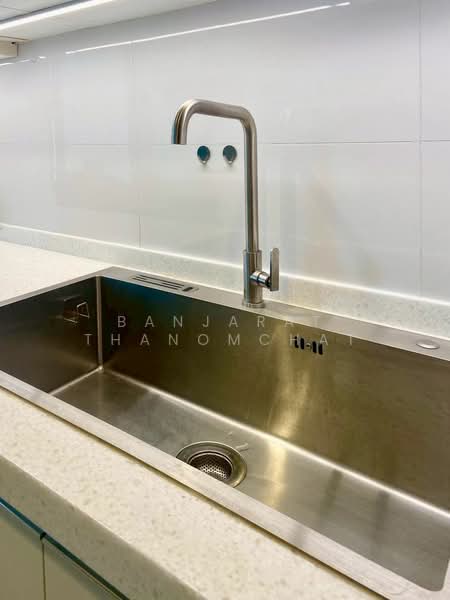 Rhythm Ratchada, Bangkok, 558 Ratchadaphisek Road, Samsen Nok, Huai Khwang, Bangkok, 2 Bedrooms, 72 sqm, Condo For Rent, by Banjarat Thanomchat, 500253829 - DDproperty.com