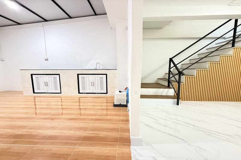 อาคารพาณิชย์ พุทธมณฑล สาย 1, Bangkok, Bang Duan, Phasi Charoen, Bangkok, , 200 sqm, Shophouse For Sale, by ศิริเพ็ญ ทองอ่อน, 500253838 - DDproperty.com