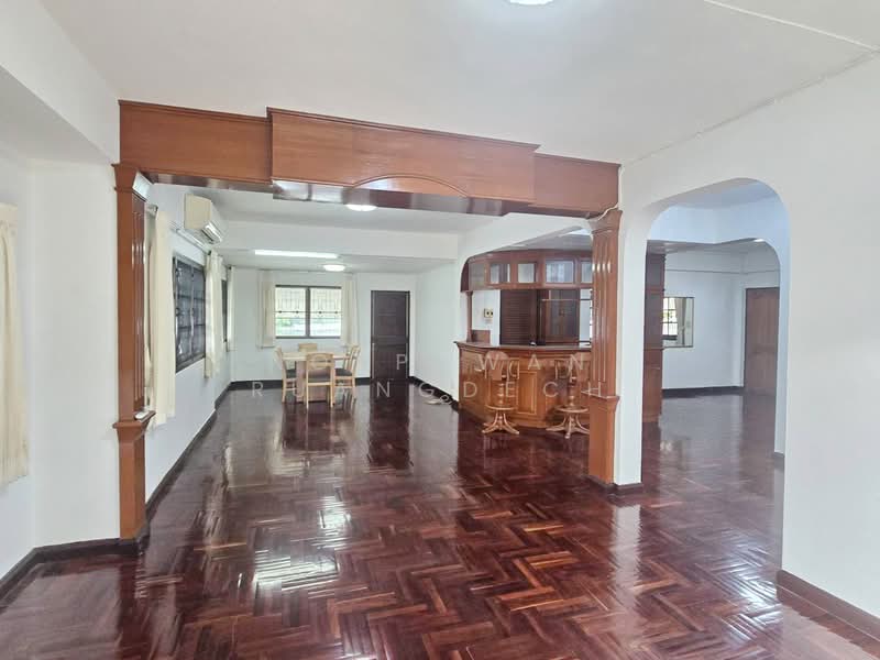 ให้เช่า - ให้เช่า บ้านเดี่ยว 2 ชั้น ซอยแจ้งวัฒนะ 14 ใกล้ Harrow International School, กรุงเทพ