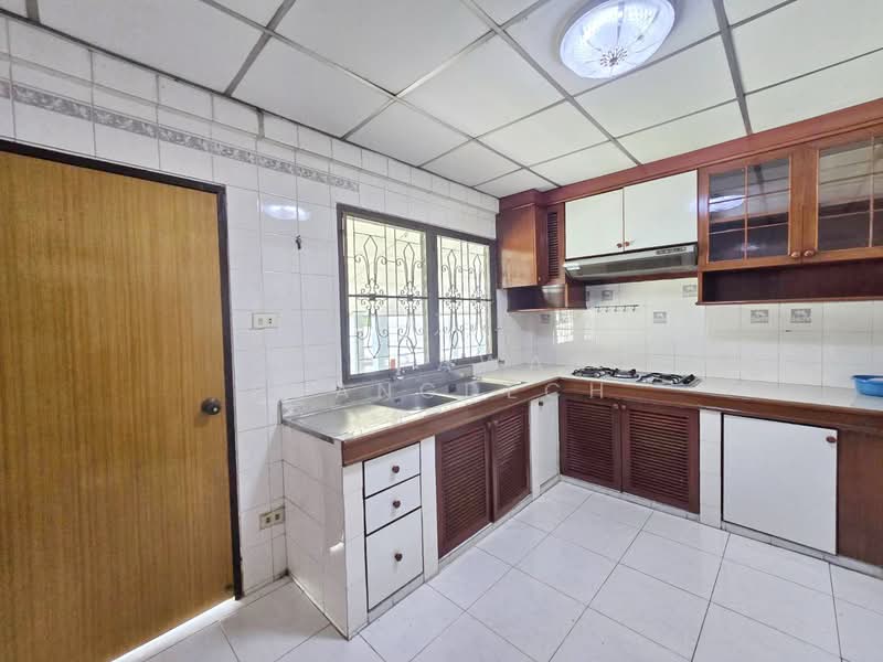 ให้เช่า บ้านเดี่ยว 2 ชั้น ซอยแจ้งวัฒนะ 14 ใกล้ Harrow International School, Bangkok, Thung Song Hong, Lak Si, Bangkok, 4 Bedrooms, 250 sqm, Single Detached House For Rent, by Noppawan Ruangdech, 500253926 - DDproperty.com