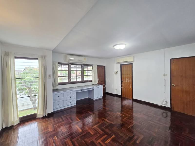 ให้เช่า บ้านเดี่ยว 2 ชั้น ซอยแจ้งวัฒนะ 14 ใกล้ Harrow International School, Bangkok, Thung Song Hong, Lak Si, Bangkok, 4 Bedrooms, 250 sqm, Single Detached House For Rent, by Noppawan Ruangdech, 500253926 - DDproperty.com