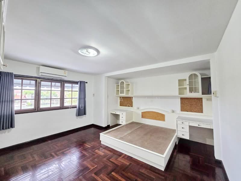 ให้เช่า บ้านเดี่ยว 2 ชั้น ซอยแจ้งวัฒนะ 14 ใกล้ Harrow International School, Bangkok, Thung Song Hong, Lak Si, Bangkok, 4 Bedrooms, 250 sqm, Single Detached House For Rent, by Noppawan Ruangdech, 500253926 - DDproperty.com