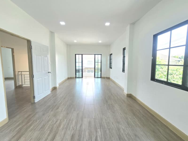 Noantawee Ville 5, Bangkok, Mit Maitri Road, Nong Chok, Nong Chok, Bangkok, 4 Bedrooms, 200 sqm, Single Detached House For Sale, by นภัสศรณ์ วงศ์สินไทยกร (นันท์), 500253937 - DDproperty.com